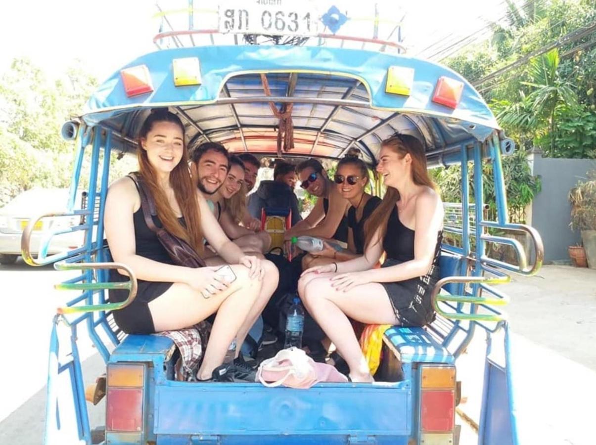 You Empire Hostel & Bar Pakse Ngoại thất bức ảnh