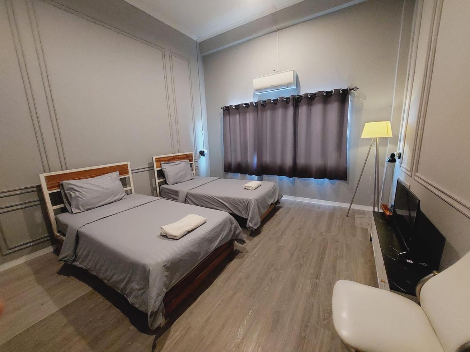 You Empire Hostel & Bar Pakse Ngoại thất bức ảnh