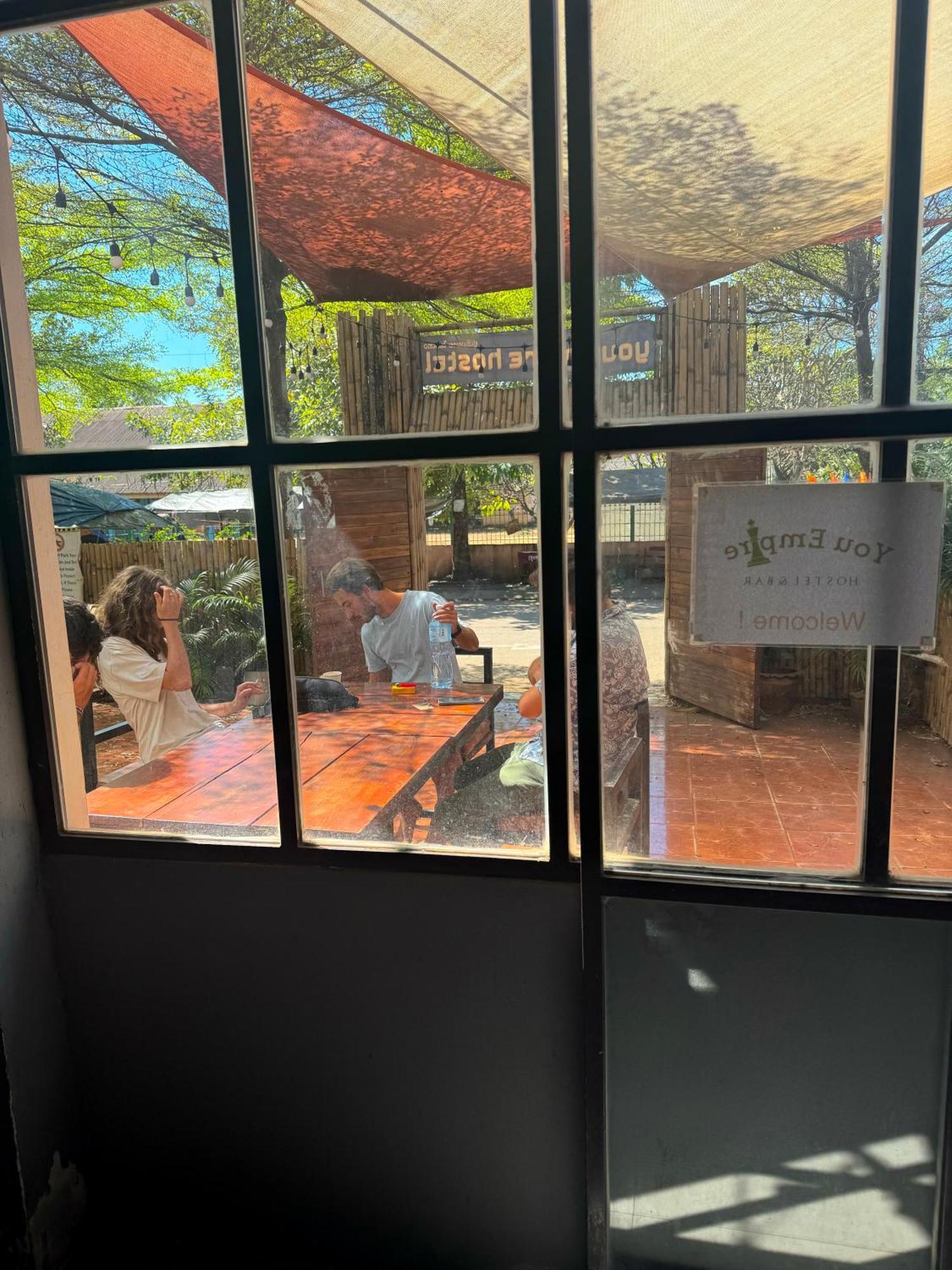You Empire Hostel & Bar Pakse Ngoại thất bức ảnh