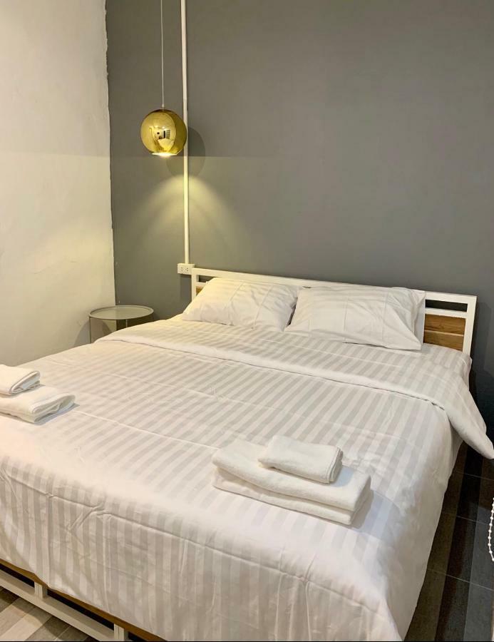 You Empire Hostel & Bar Pakse Ngoại thất bức ảnh